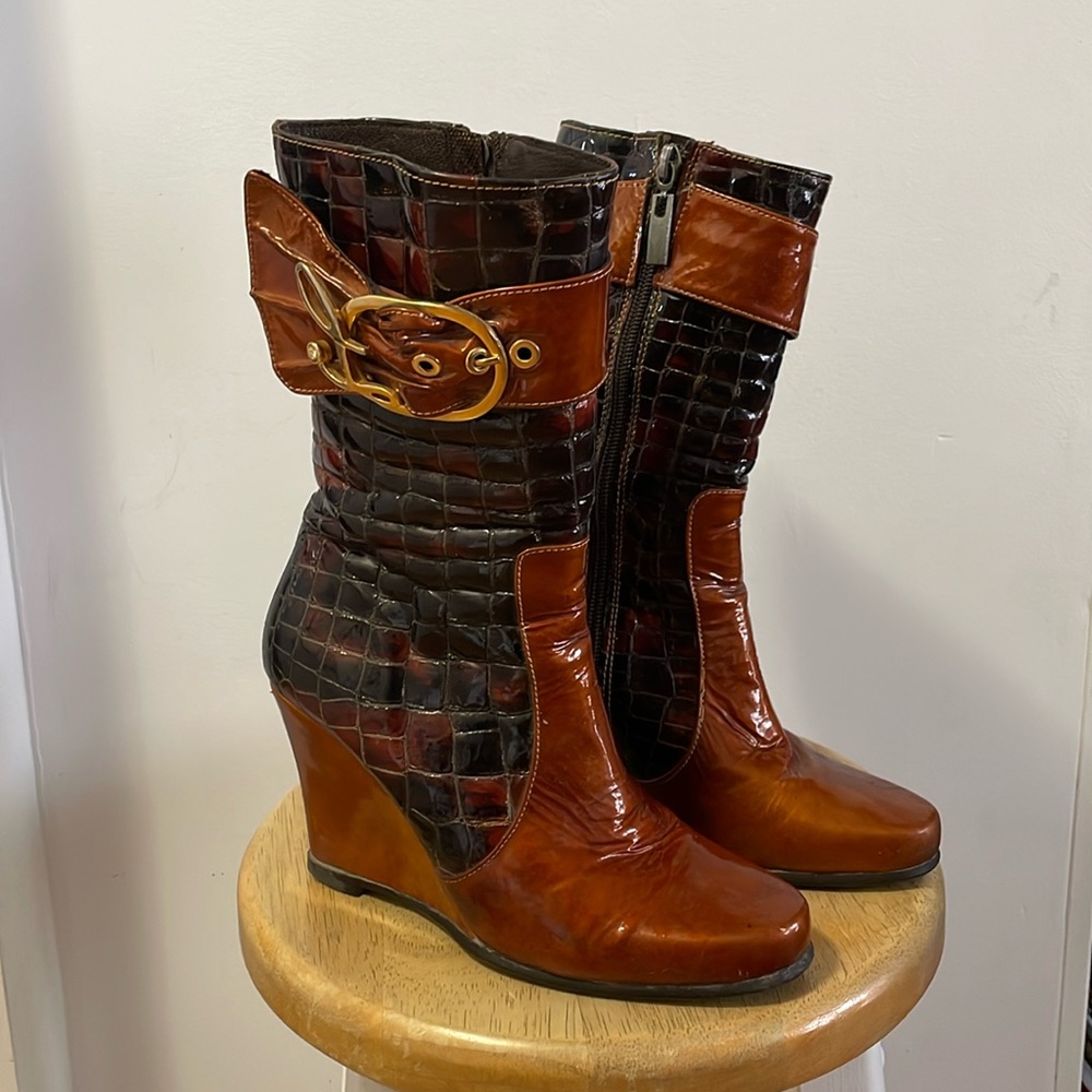 Cognac Colored Alligator Boots very unique retails for $300+ dollars